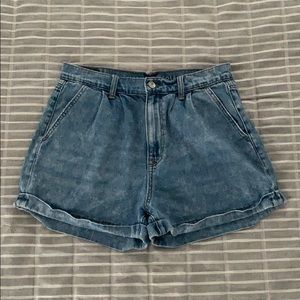 American Eagle Mom Short
